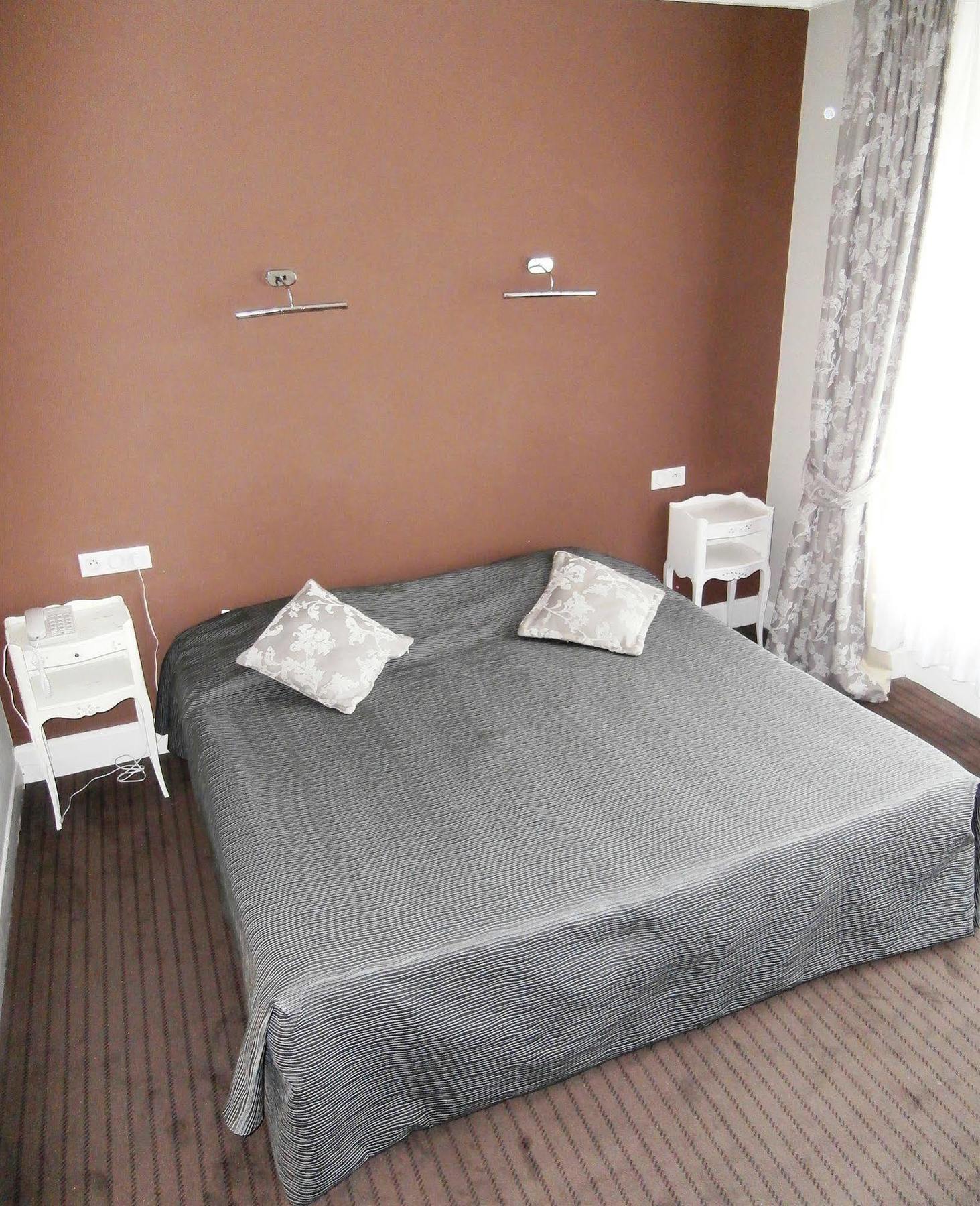 Hotel De La Paix 热拉梅 外观 照片